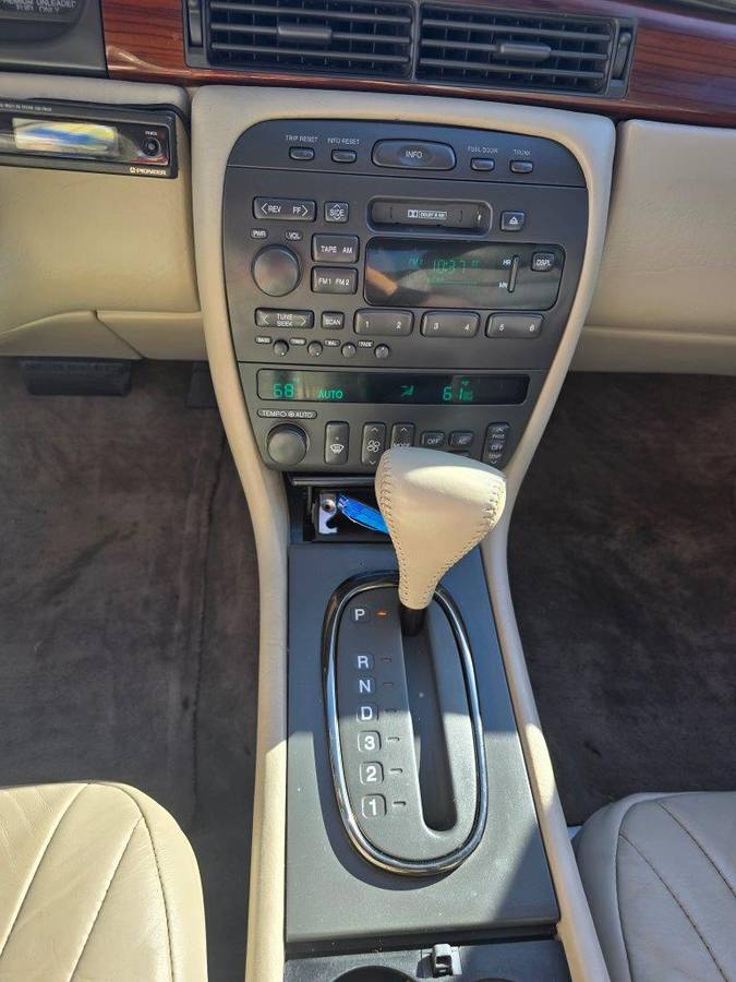 Cadillac-eldorado-1996-white-17