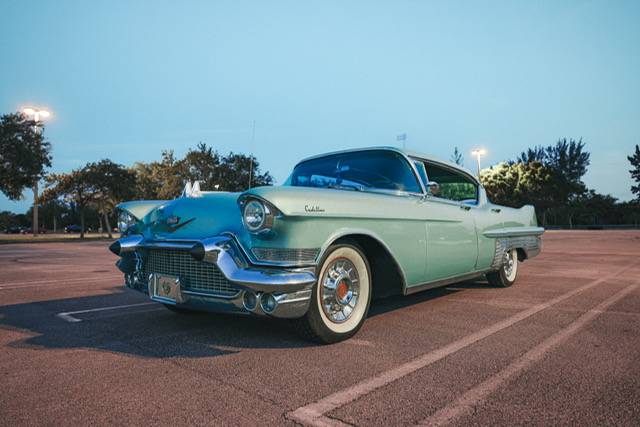 Cadillac-fleetwood-1957-custom-1