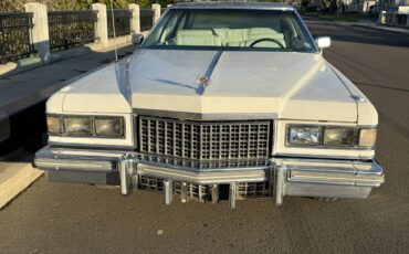 Cadillac-fleetwood-1976-white-1