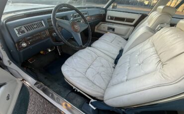 Cadillac-fleetwood-1976-white-12