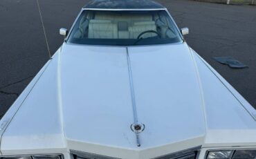 Cadillac-fleetwood-1976-white-15