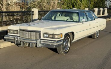 Cadillac-fleetwood-1976-white-5