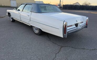 Cadillac-fleetwood-1976-white-6