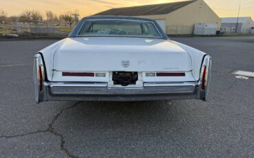 Cadillac-fleetwood-1976-white-7
