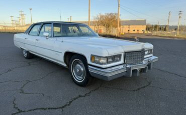 Cadillac-fleetwood-1976-white-8