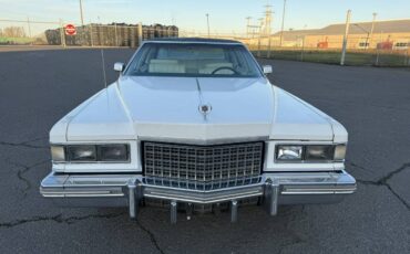 Cadillac-fleetwood-1976-white-9