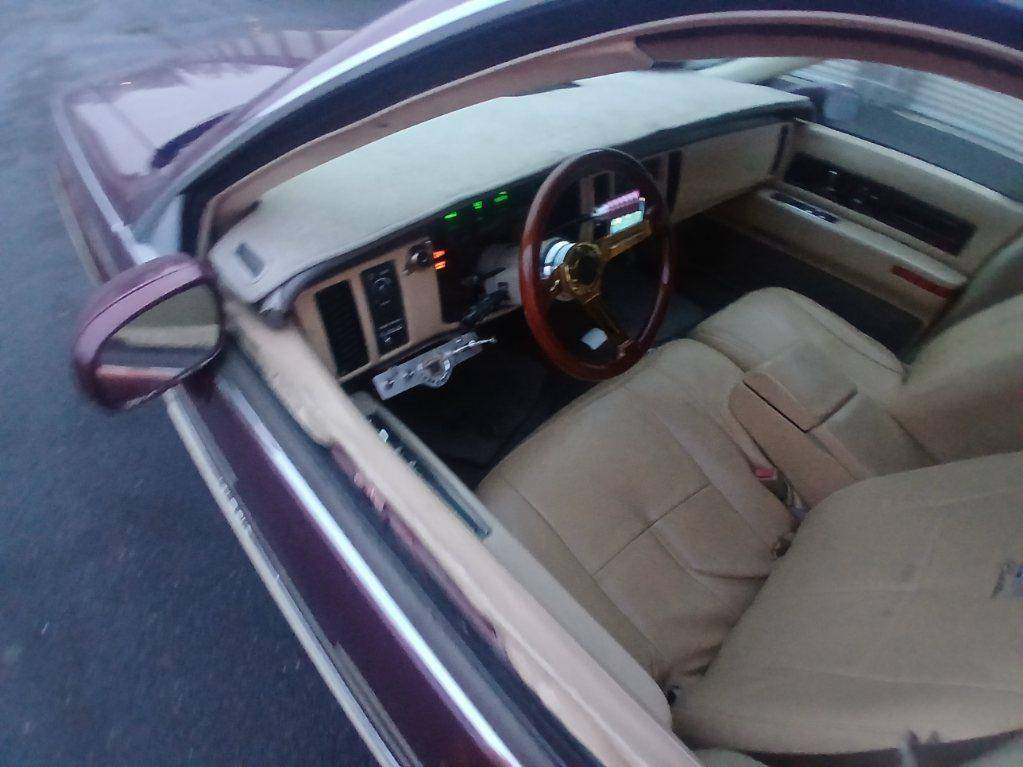 Cadillac-fleetwood-1993-11