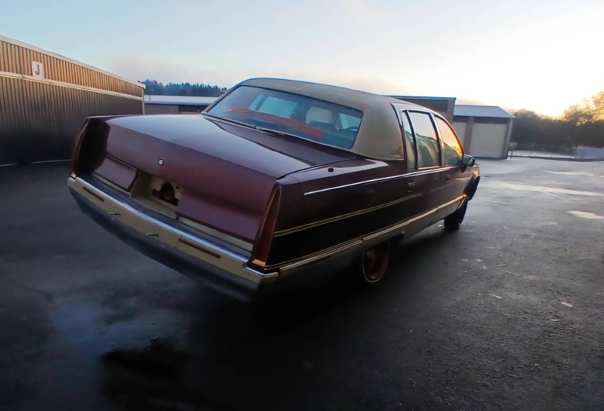 Cadillac-fleetwood-1993-5