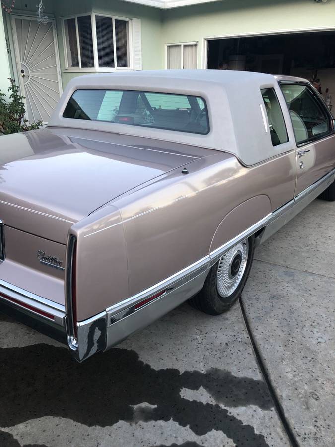 Cadillac-fleetwood-2-door-1991-brown-1