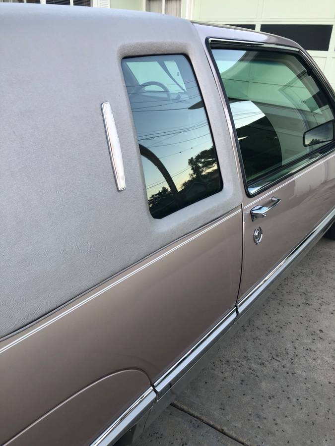 Cadillac-fleetwood-2-door-1991-brown-3