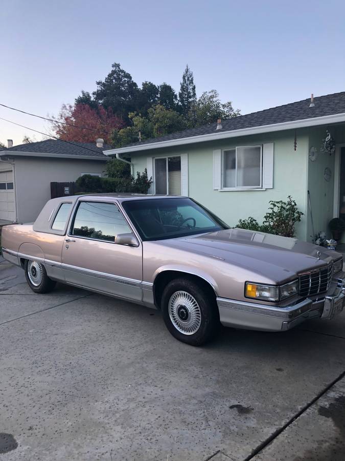 Cadillac-fleetwood-2-door-1991-brown