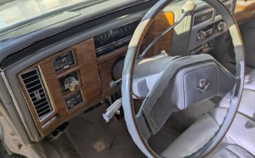 Cadillac-fleetwood-braum-1980-4