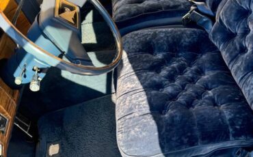 Cadillac-fleetwood-brougham-1982-4