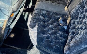 Cadillac-fleetwood-brougham-1982-6