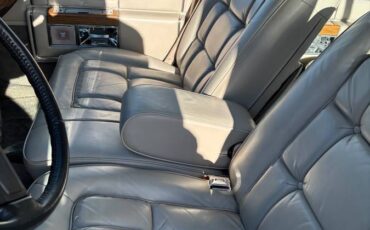 Cadillac-fleetwood-brougham-1984-silver-1