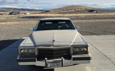 Cadillac-fleetwood-brougham-1984-silver-12
