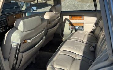 Cadillac-fleetwood-brougham-1984-silver-7