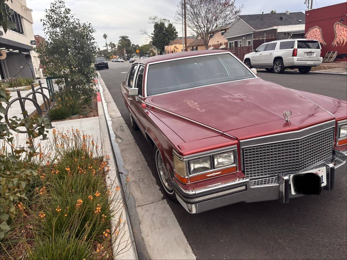 Cadillac-fleetwood-brougham-1988-red-2