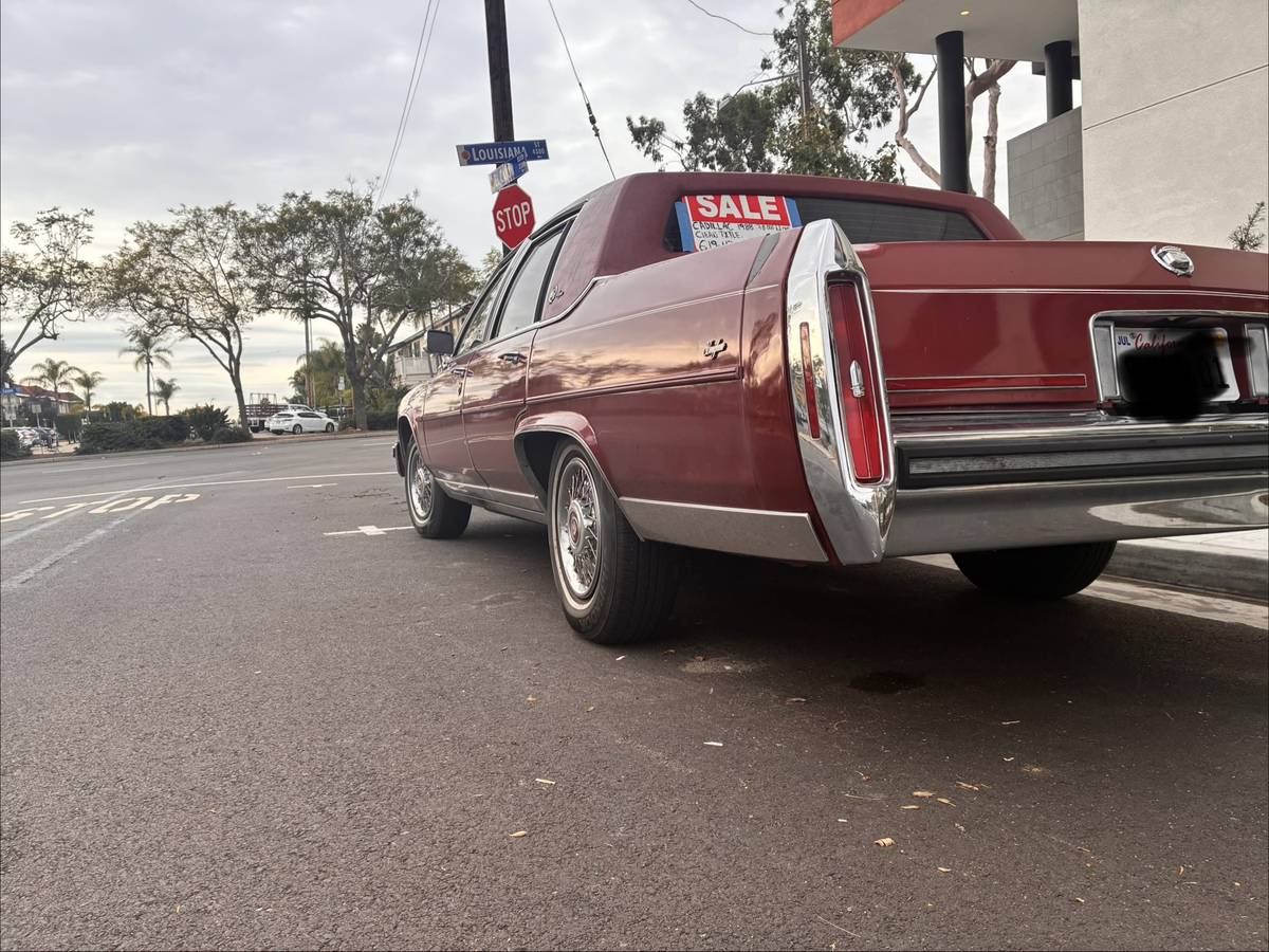 Cadillac-fleetwood-brougham-1988-red-5