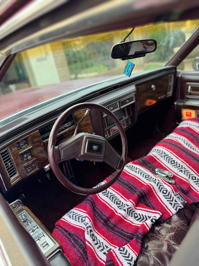 Cadillac-fleetwood-brougham-1988-red-8