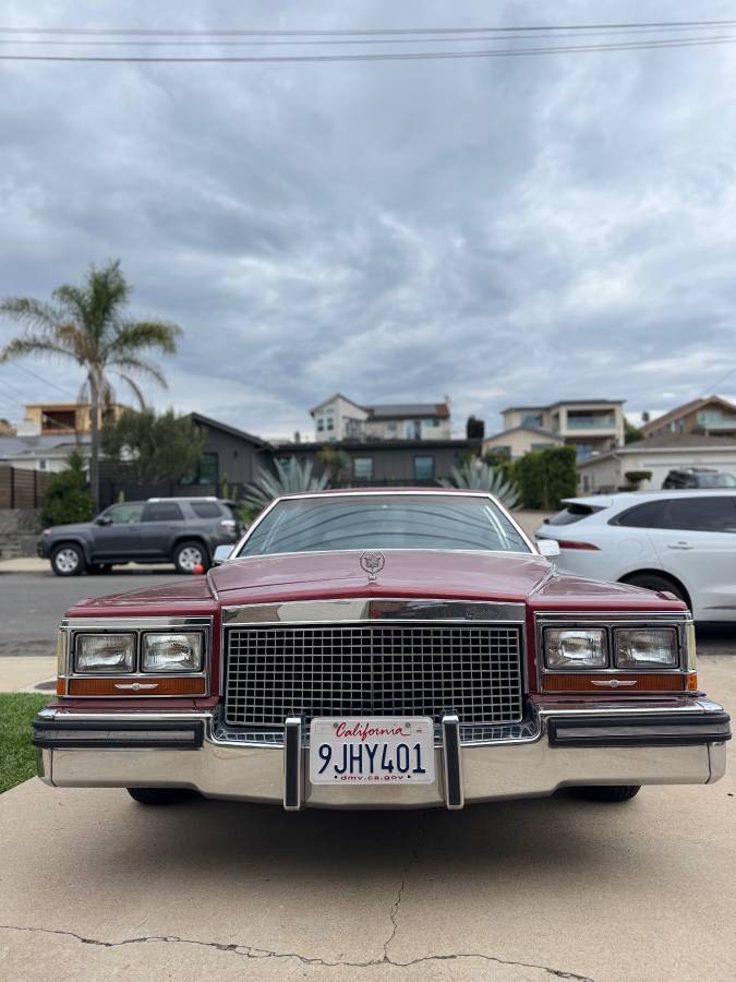 Cadillac-fleetwood-brougham-1988-red
