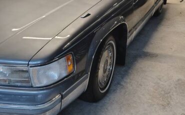 Cadillac-fleetwood-brougham-1993-grey-1