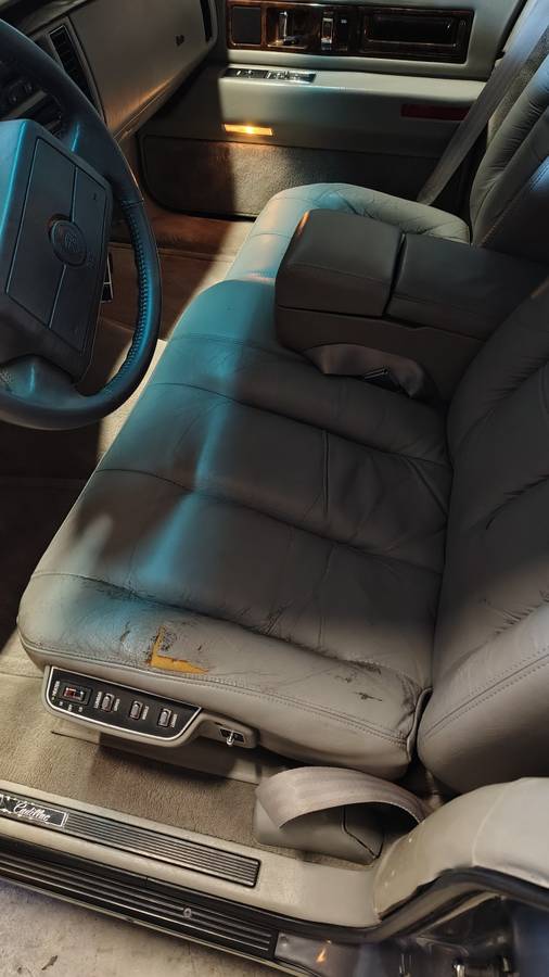 Cadillac-fleetwood-brougham-1993-grey-2