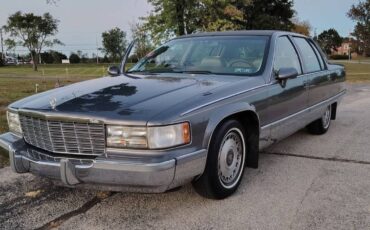 Cadillac-fleetwood-brougham-1993-grey