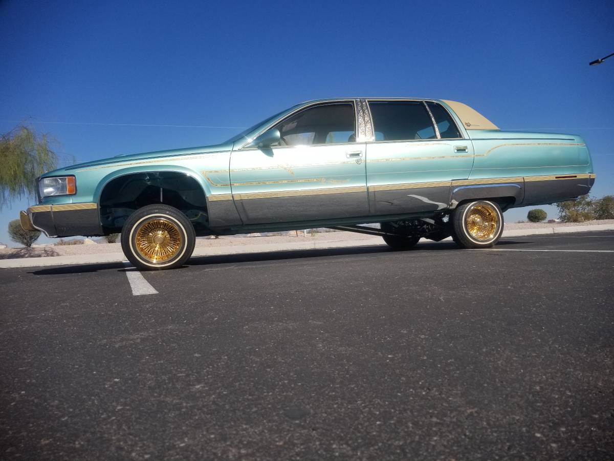 Cadillac-fleetwood-brougham-1995-custom-1