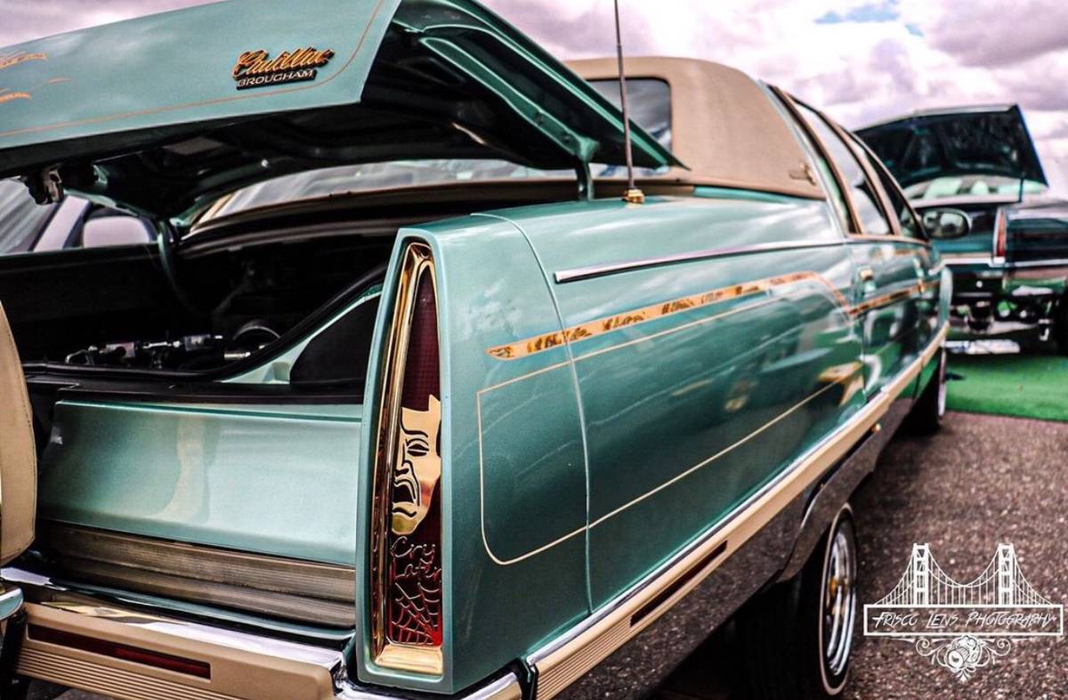 Cadillac-fleetwood-brougham-1995-custom-13