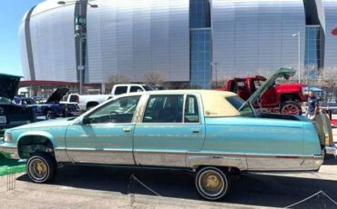 Cadillac-fleetwood-brougham-1995-custom-7