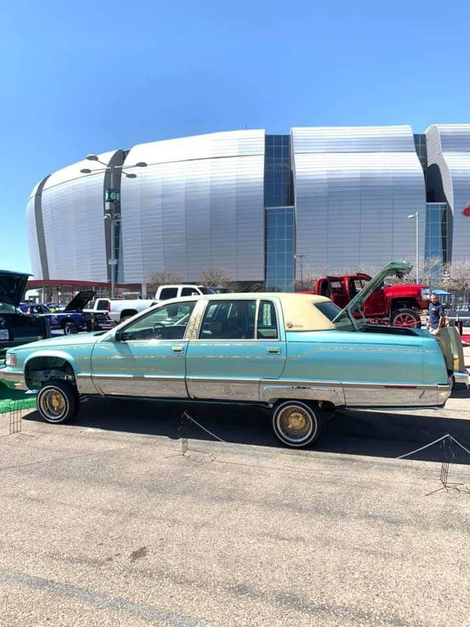 Cadillac-fleetwood-brougham-1995-custom-7