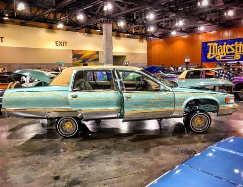 Cadillac-fleetwood-brougham-1995-custom-8