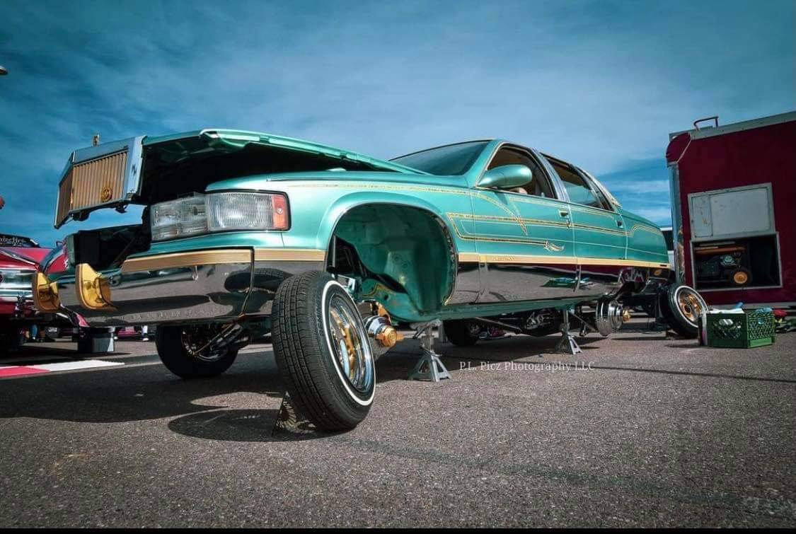 Cadillac-fleetwood-brougham-1995-custom