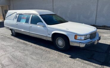 Cadillac-fleetwood-brougham-1995-white-2
