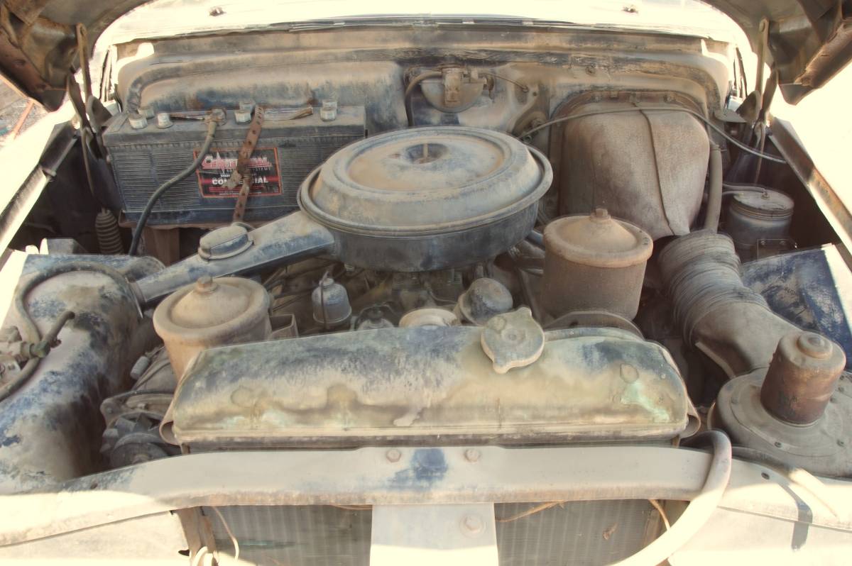 Cadillac-sedan-1953-black-10