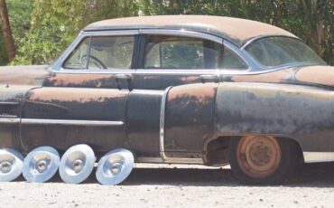 Cadillac-sedan-1953-black-13