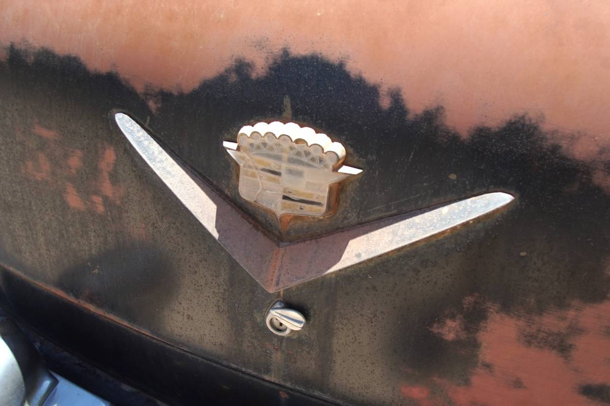 Cadillac-sedan-1953-black-9