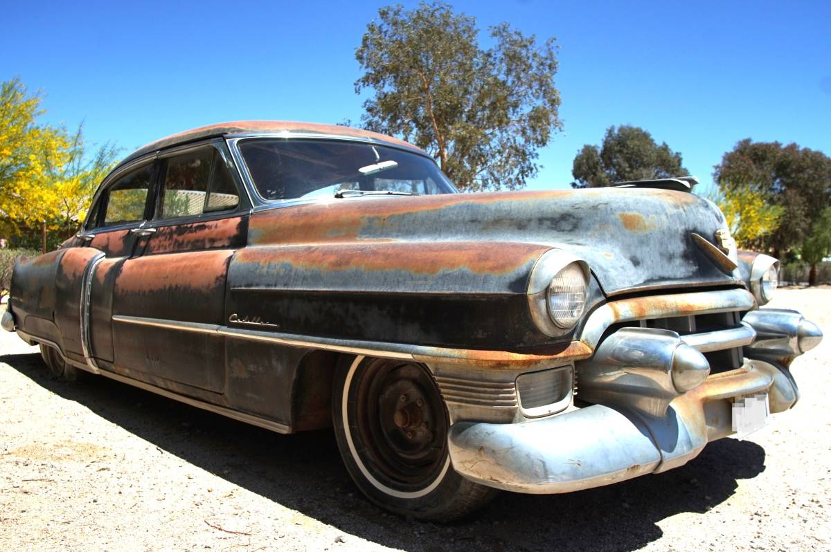 Cadillac-sedan-1953-black