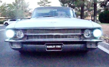 Cadillac-sedan-deville-1962-white-17