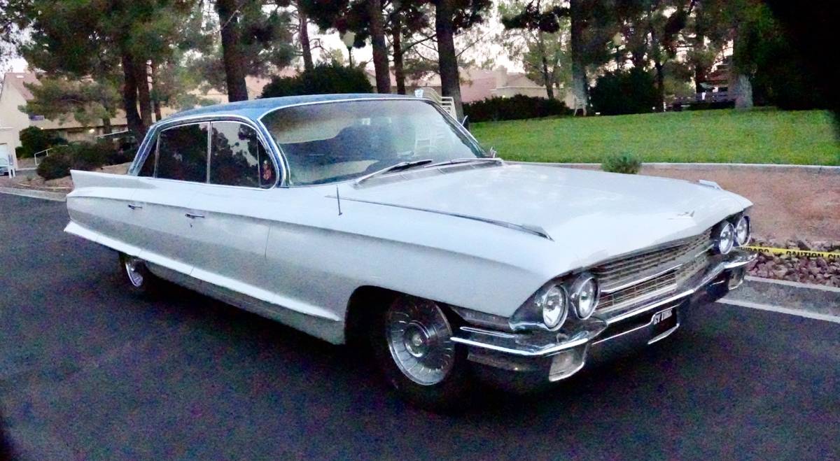 Cadillac-sedan-deville-1962-white-20