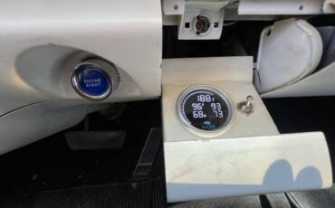 Cadillac-sedan-deville-1962-white-21