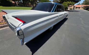 Cadillac-sedan-deville-1962-white-22