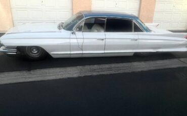 Cadillac-sedan-deville-1962-white-3