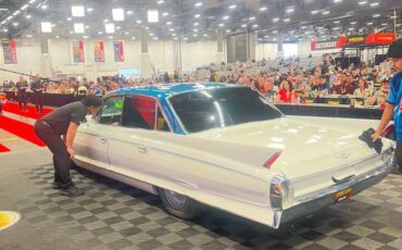 Cadillac-sedan-deville-1962-white