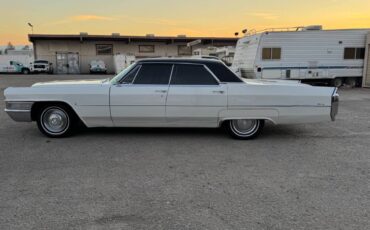 Cadillac-sedan-deville-1965-16