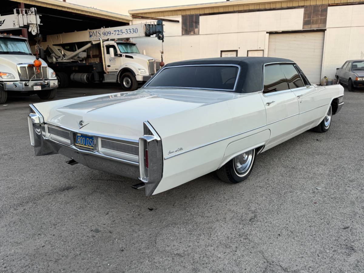 Cadillac-sedan-deville-1965-20