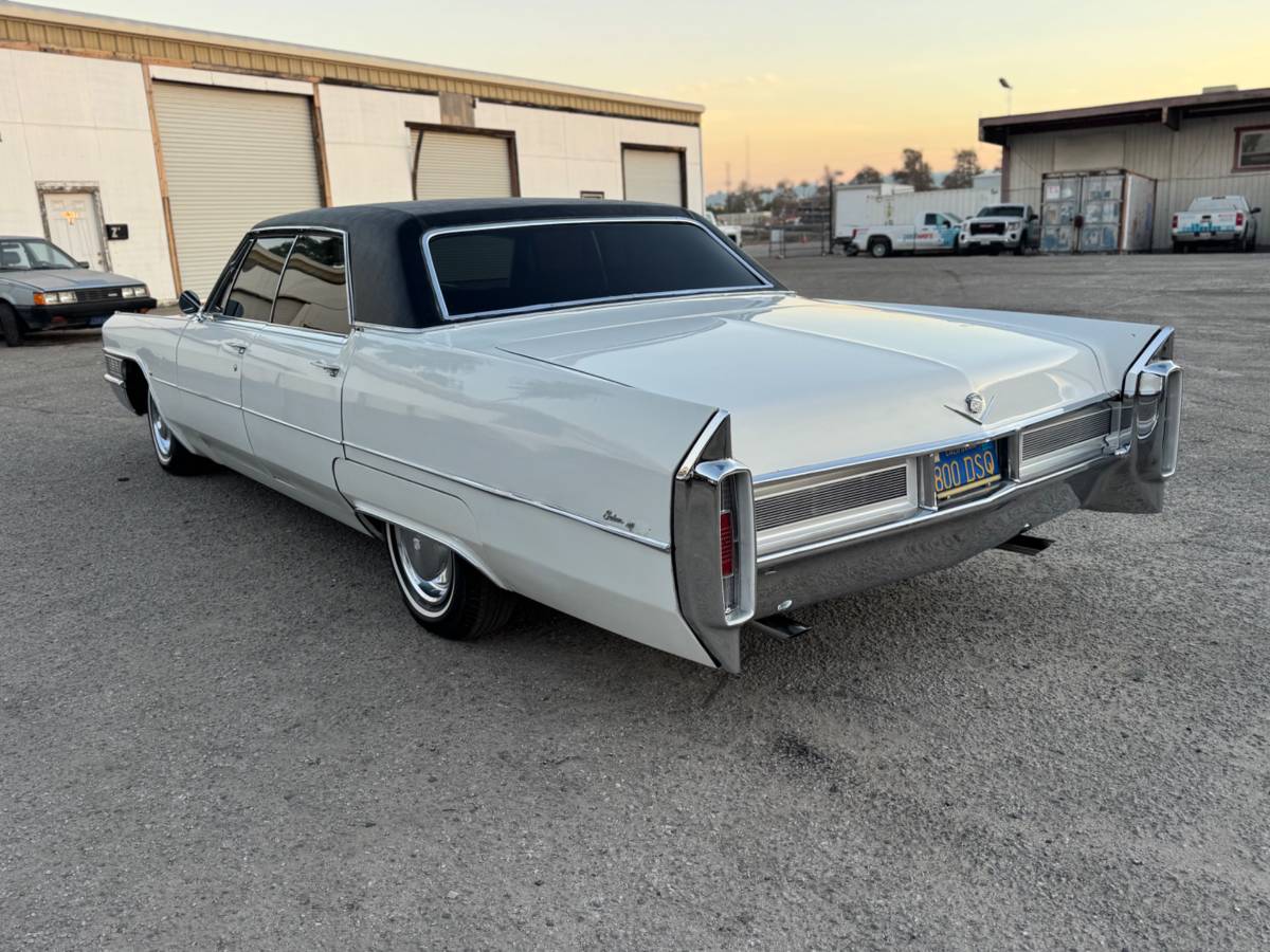 Cadillac-sedan-deville-1965-21