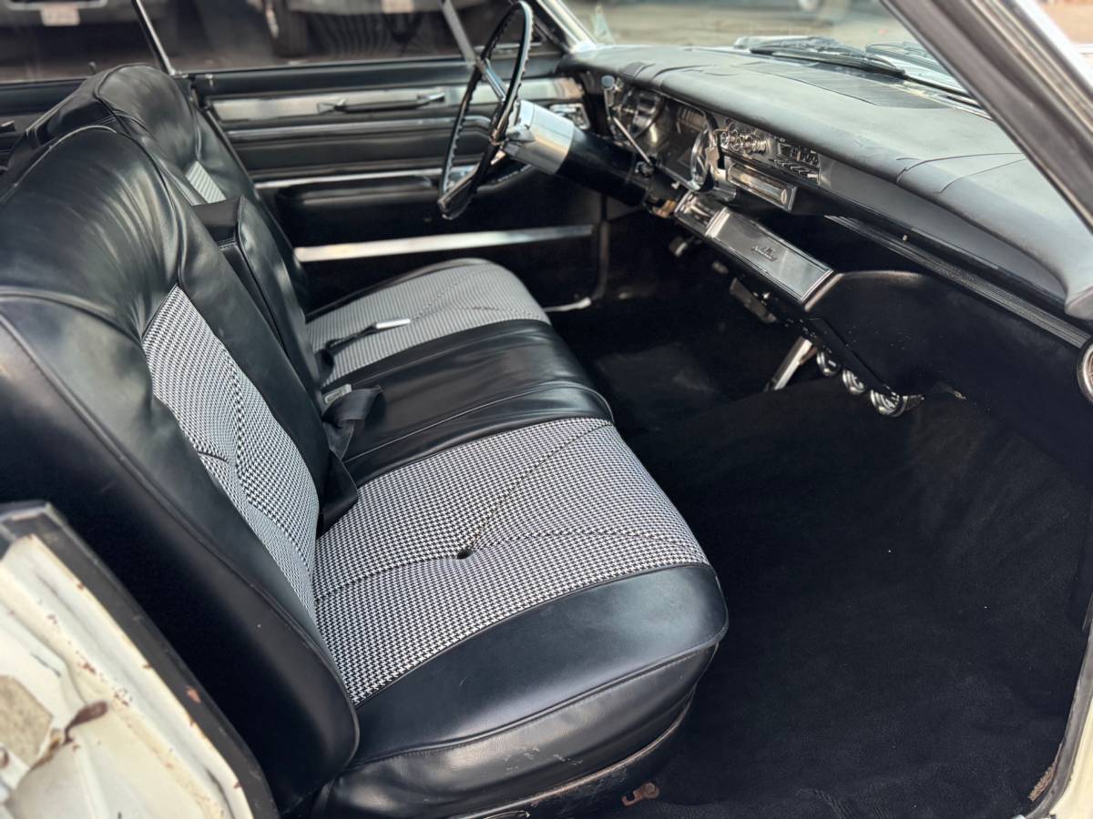 Cadillac-sedan-deville-1965-24