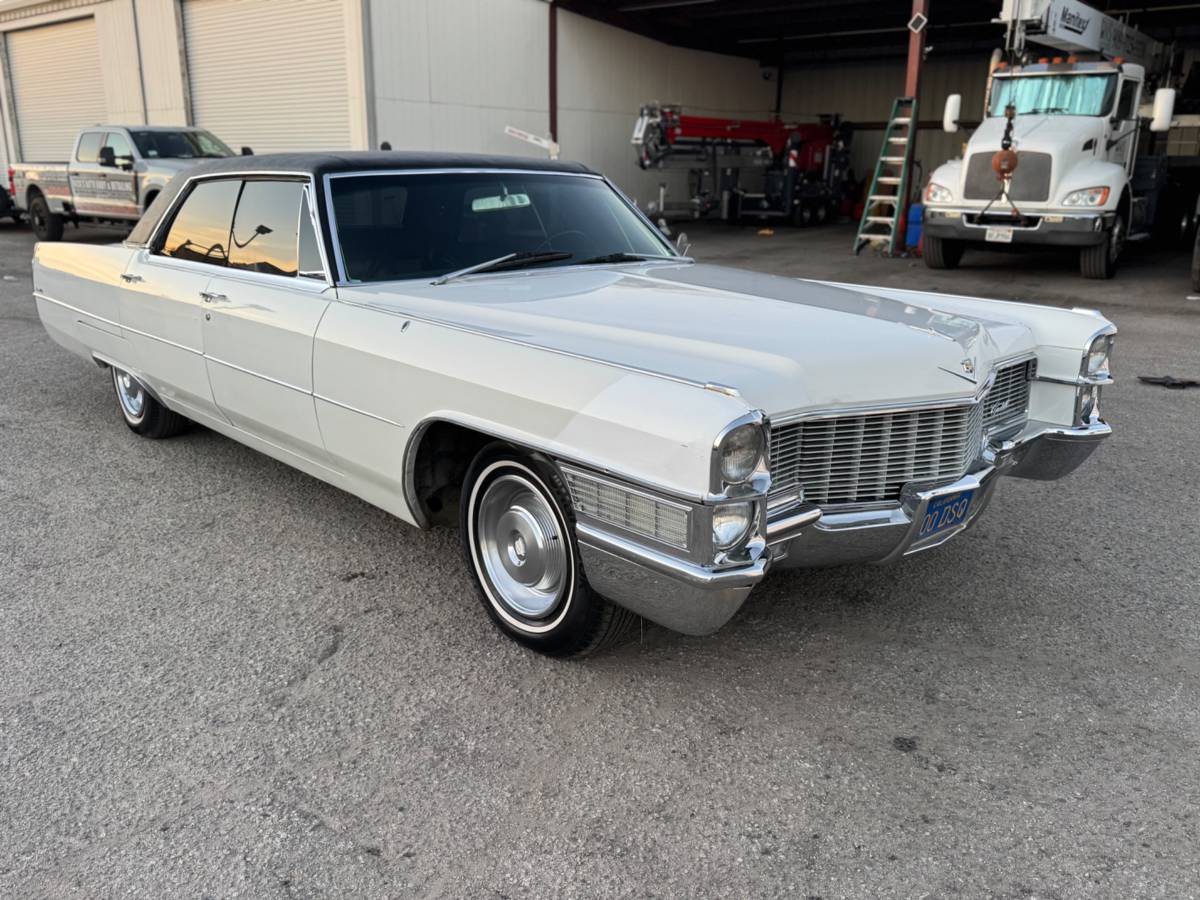 Cadillac-sedan-deville-1965-7